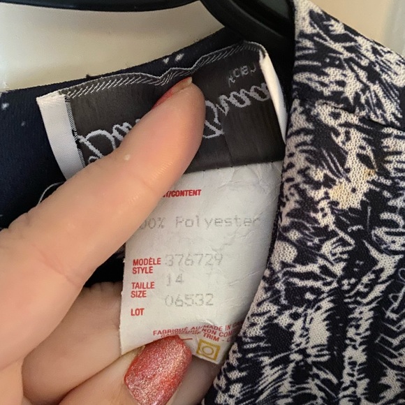 Vintage 1980s dress with small shoulder pads - Picture 4 of 6